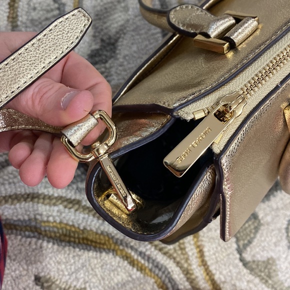 π Michael Kors gold leather large top satchel bag gorgeous π - Picture 15 of 17